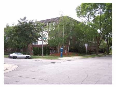 Building Photo - Birch Tree Court