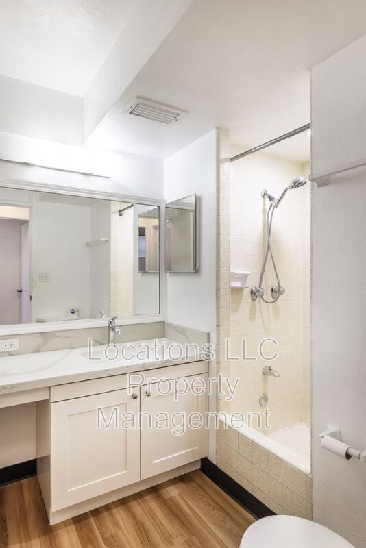 Building Photo - 1702 Kewalo St