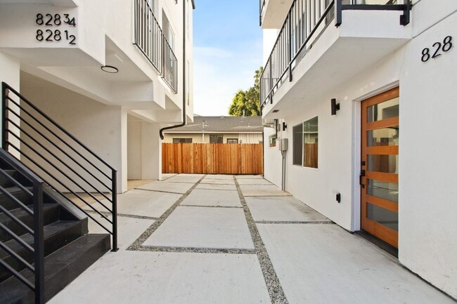 Foto del edificio - 828 N Detroit St