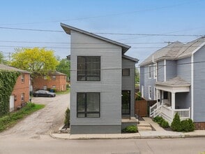 Building Photo - 567 Lathrop St