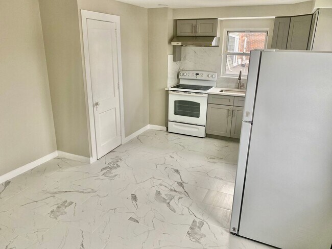 Foto del edificio - 2 Bedroom - 1 full bath 850 sq. ft.  Apart...