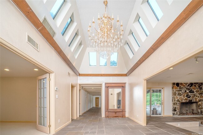 Building Photo - 15 Remsens Ln