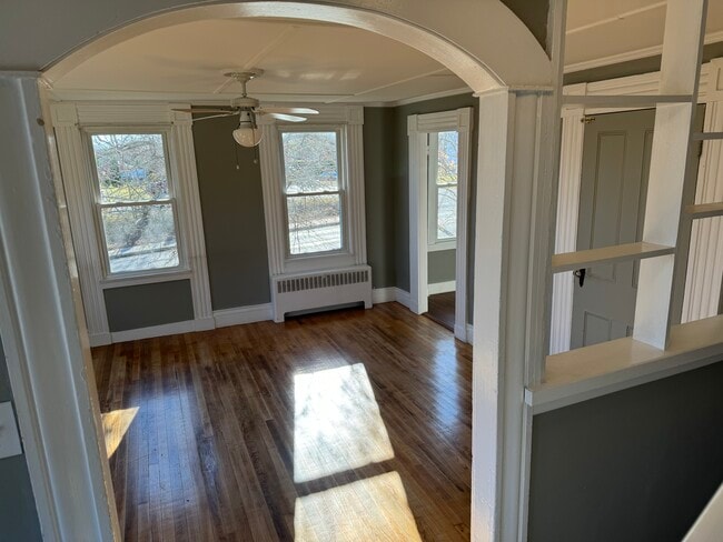 Building Photo - 21 Jabish St