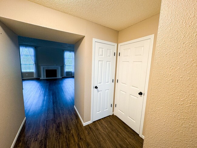 Building Photo - 5119 Prairie Bluff Ct