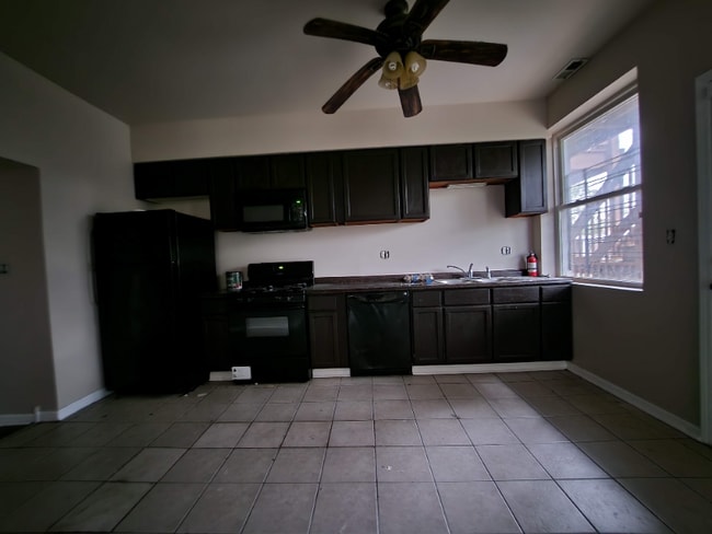 Building Photo - 7016 S Sangamon St