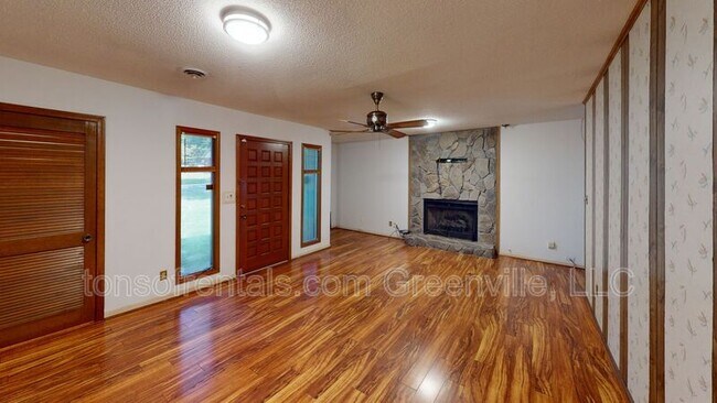 Foto del edificio - 102 Meadow St
