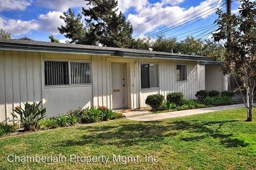 Primary Photo - 1053-1067 Meadow Lake Dr