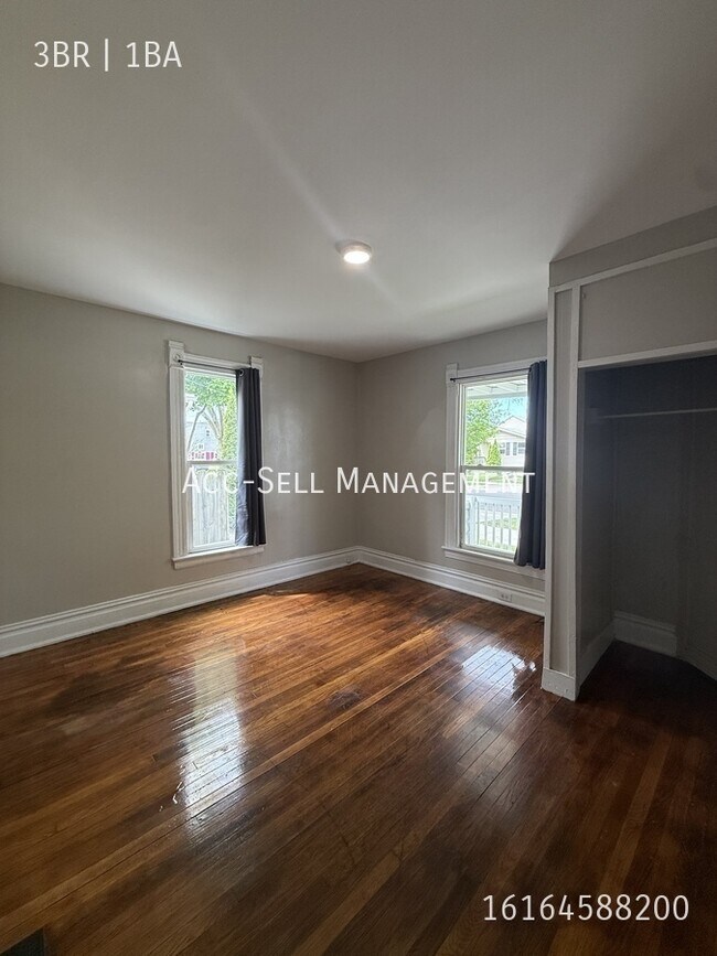 Foto del edificio - 806 Douglas St NW