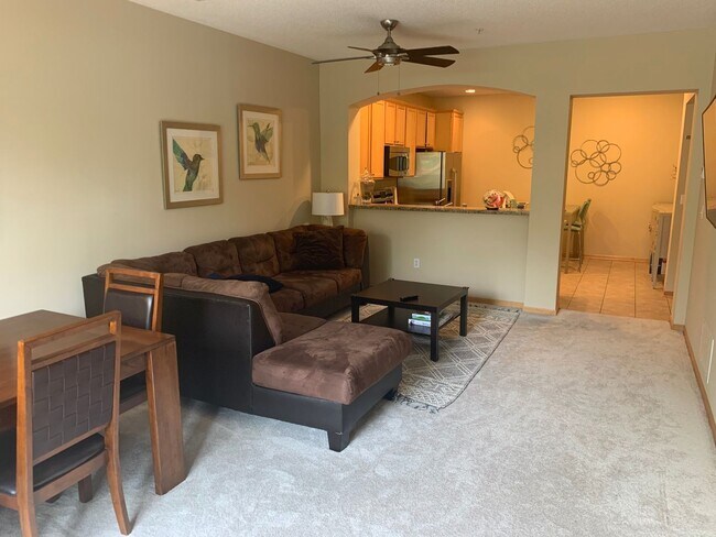 Building Photo - Lovely 2 Bed / 2 Bath TH w/ Heated Underground Parking in Plymouth!