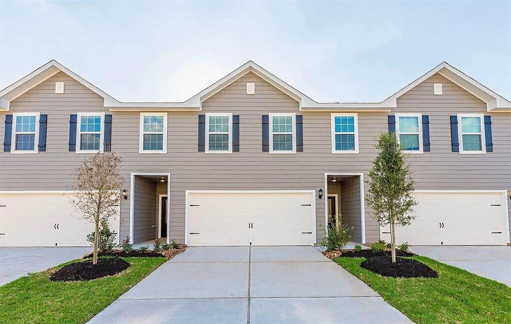 Front Entrance - 405 Hollow Brook Ln