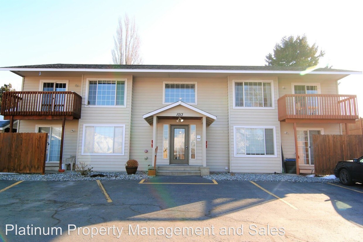 Primary Photo - 1013 N Baker Ave