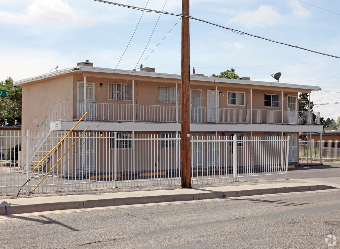 Primary Photo - 237 Dallas St NE
