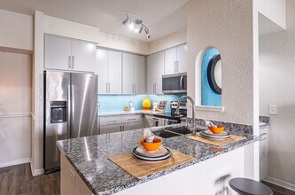 Building Photo - Cortland Portofino Place