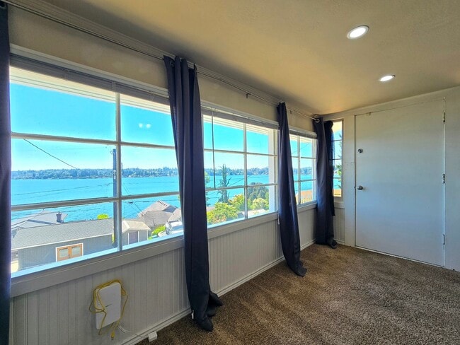 Building Photo - 3 Bedroom Home in Lake Stevens -  Pet Frie...