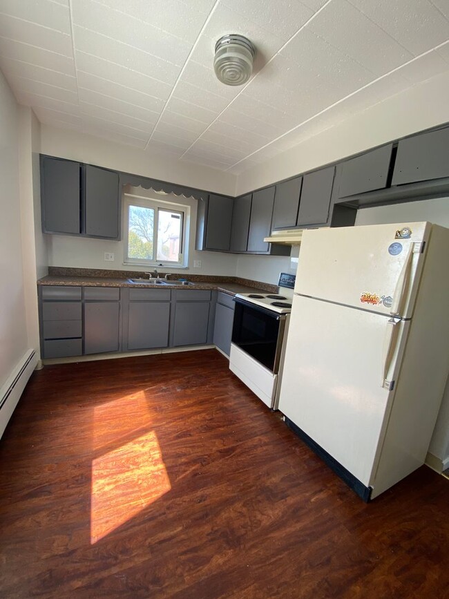 Foto del edificio - 616 City View Ave - (06207)