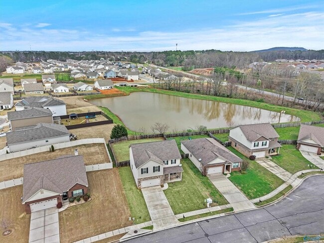 Foto del edificio - 30057 Glenrose Way
