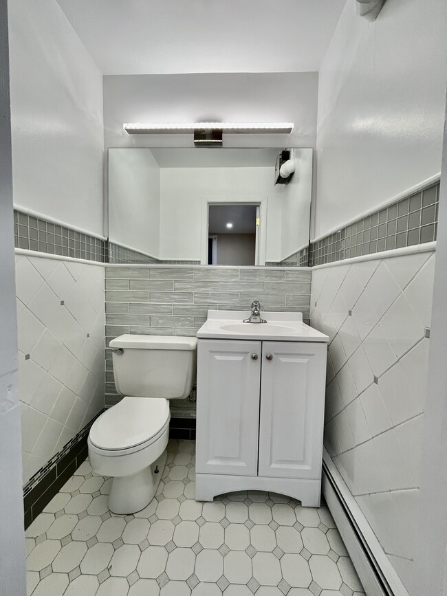 Building Photo - 154 Palisade St