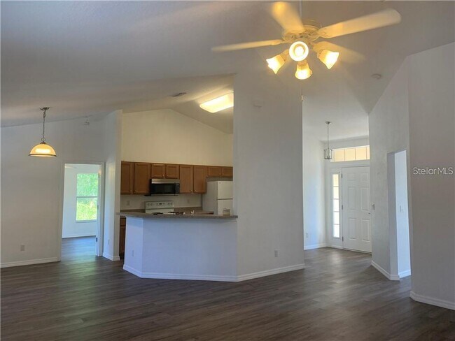 Building Photo - 1583 Nora Ln