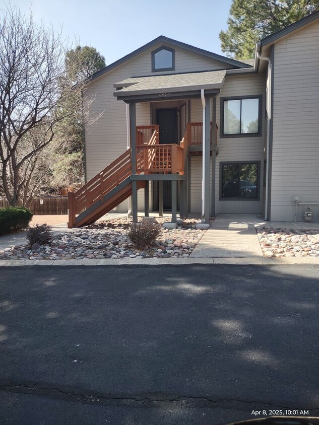 Primary Photo - No College Students Move in Special: $300 ...