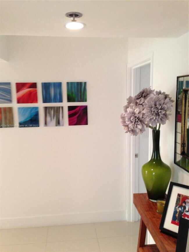 Building Photo - 1627 Brickell Ave