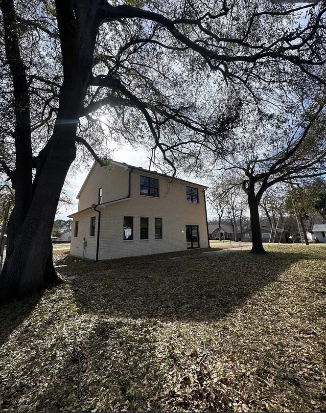 Foto principal - 118 Little John St