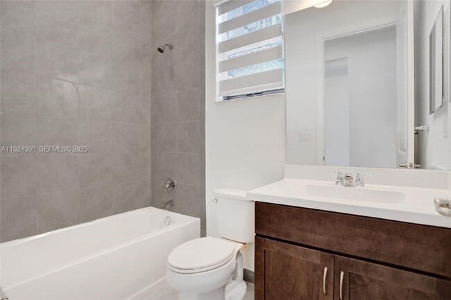 Building Photo - 8450 NW 39th Ct