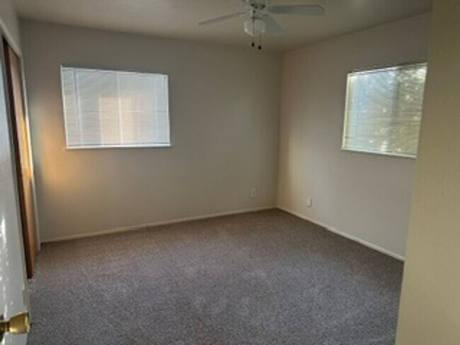 Foto del edificio - 1248 N Thorne Ave