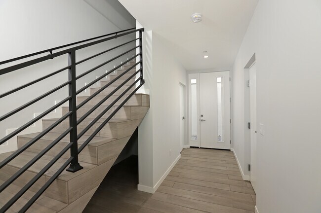 Building Photo - 1406 Eagle Vista Dr