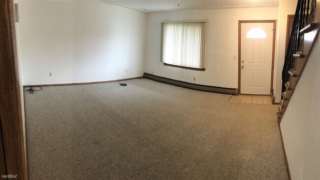Building Photo - 2 br, 1.5 bath Townhome - Presidential Est...