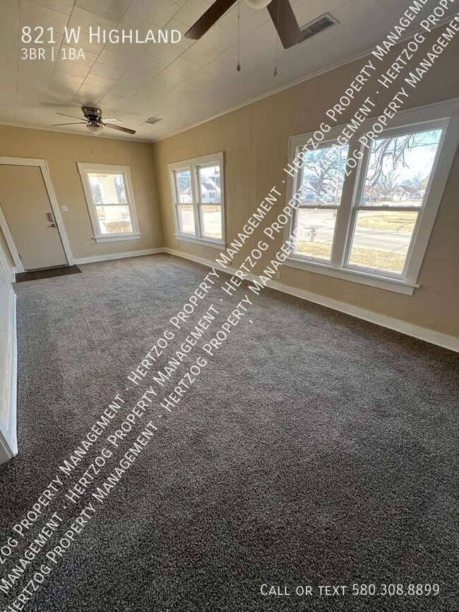 Building Photo - 821 W Highland-