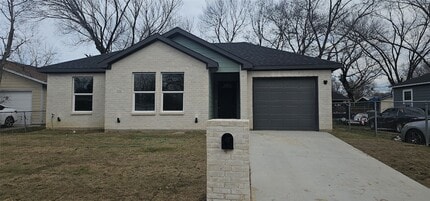 Building Photo - 7952 Hull Ave