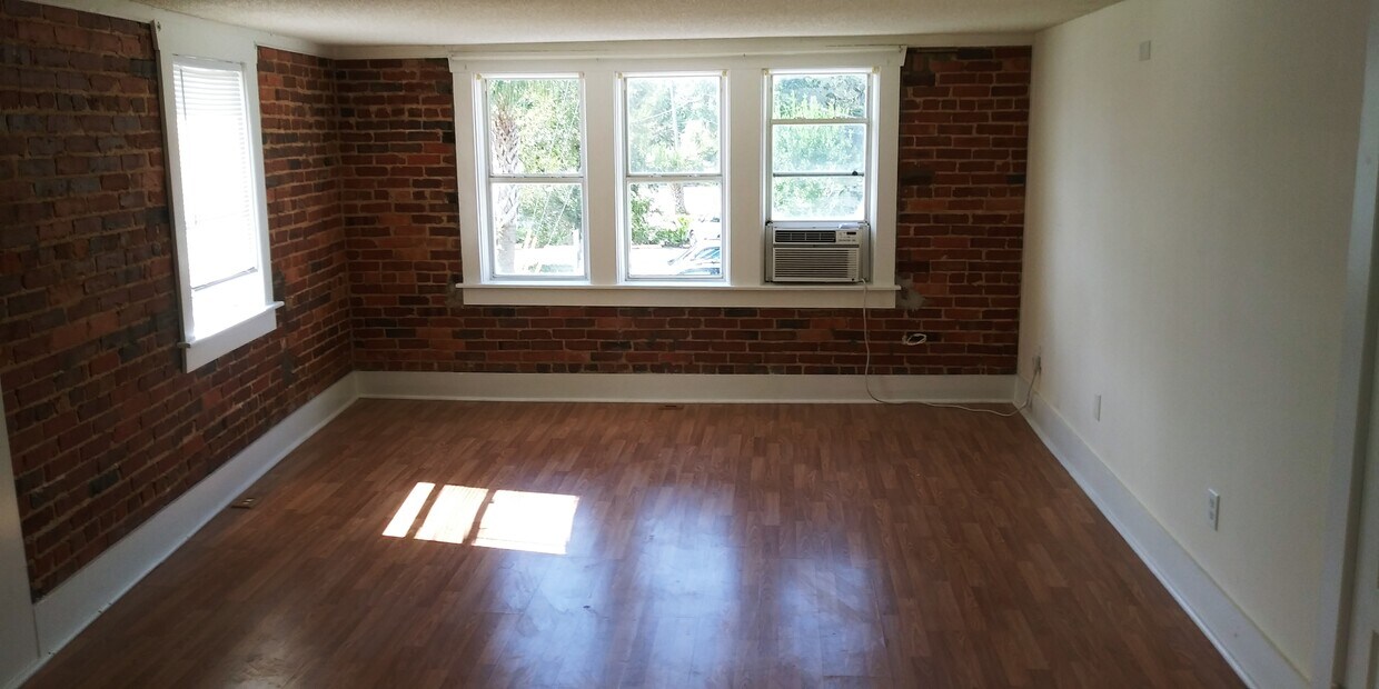 Building Photo - 133 Wall St