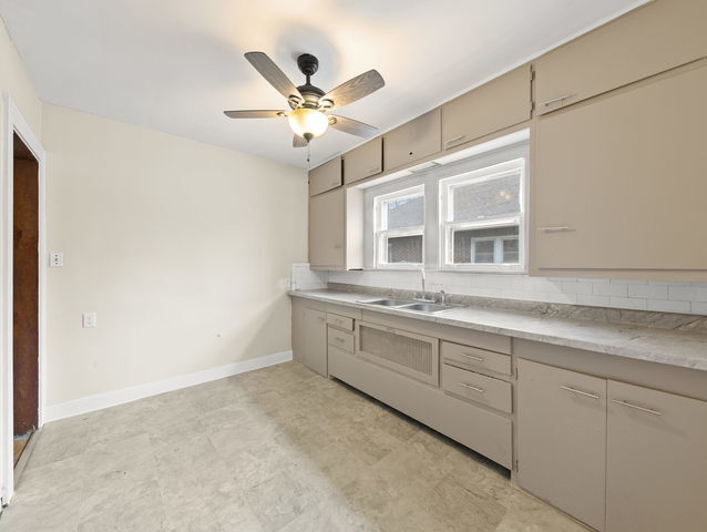 Building Photo - 621 Raub St