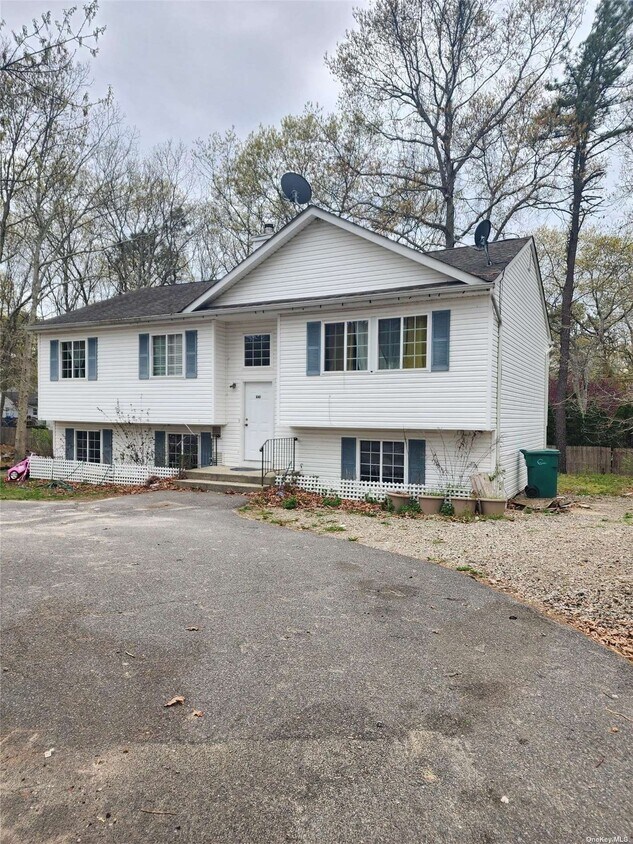 Primary Photo - 441 Flanders Blvd S