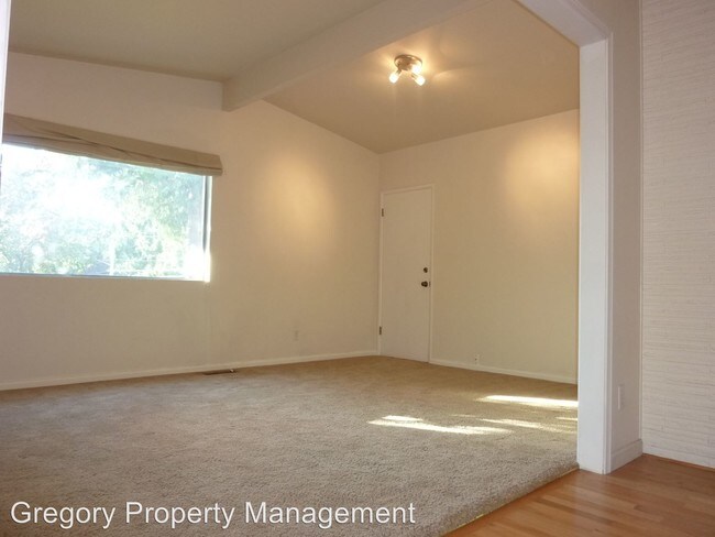 Building Photo - 3 br, 1.5 bath House - 12455 NE 75th St