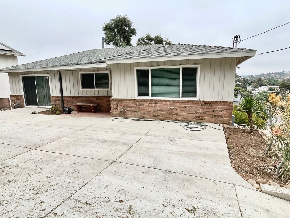Foto principal - Beautiful, Newly Renovated Home