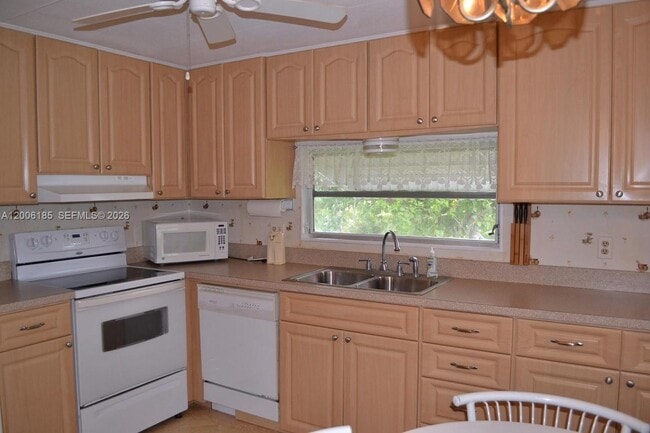 Foto del edificio - 1620 SW 64th Way