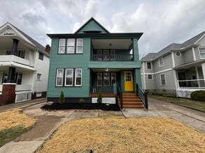 Building Photo - 1326 W 110th St