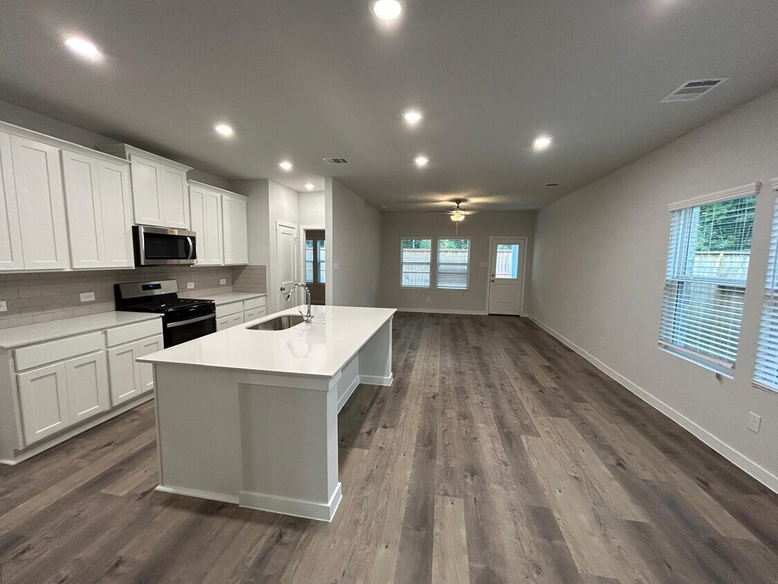 Foto principal - 7922 Alset Dr