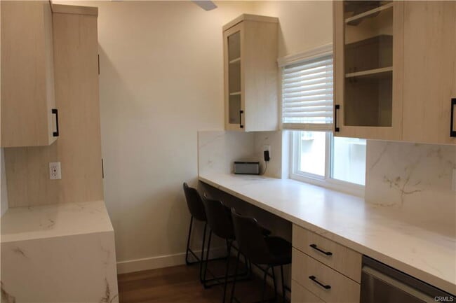 Foto del edificio - 5145 Yarmouth Ave