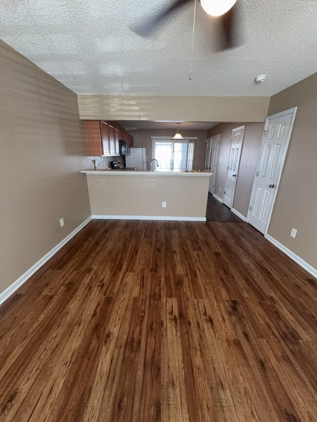 Foto del edificio - 2005 Banister Loop