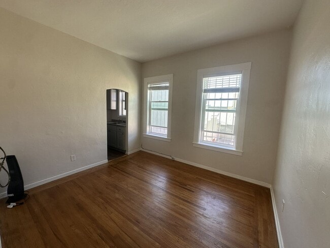 Building Photo - 2318 Santa Clara Ave