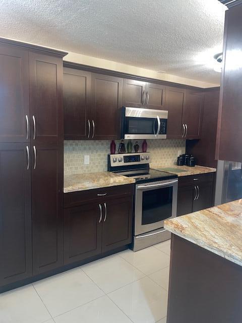Foto del edificio - 1201 SW 128th Terrace
