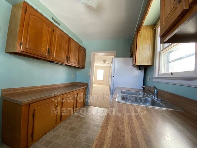 Foto del edificio - 309 E 6th St