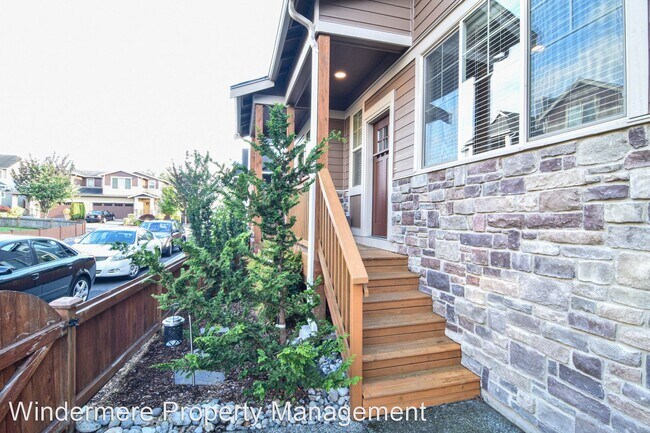 Foto del edificio - 3 br, 2.5 bath House - 14519 16th Park W #A