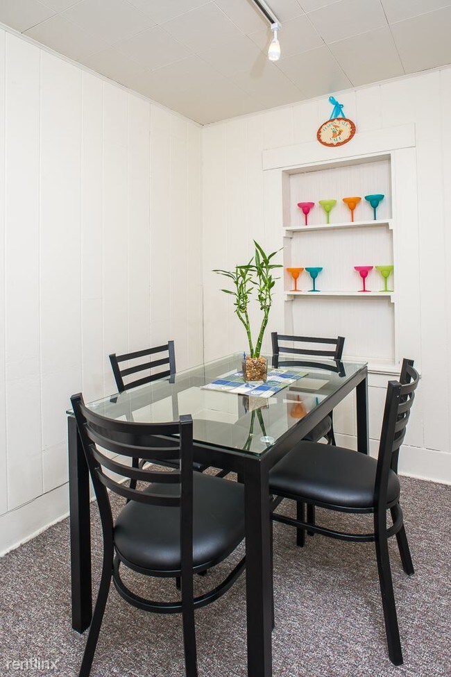 Foto del edificio - 2 br, 1 bath 4plex - 820 McKinley Ave