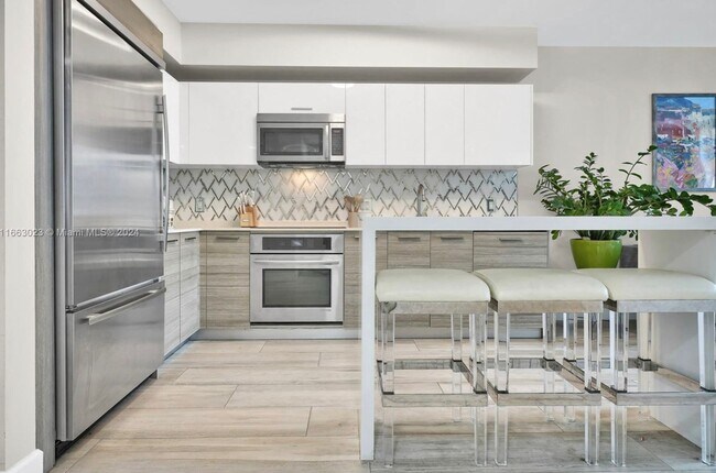 Building Photo - Stunning Water Views unit for rent in Bric...