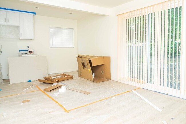 Building Photo - 200 E Phillips St