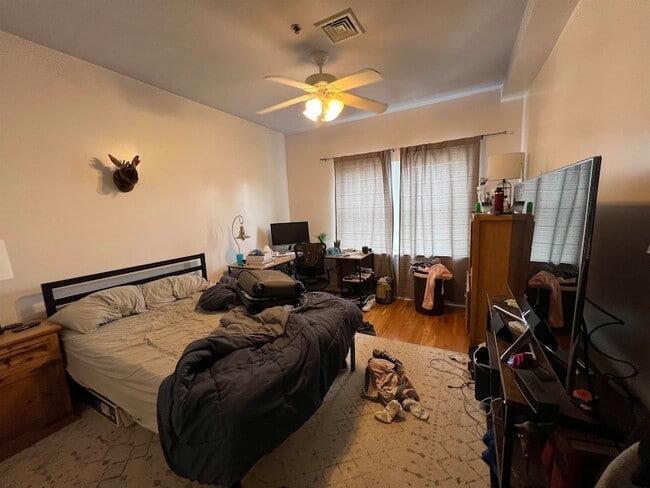 Foto del edificio - 613 Monroe St