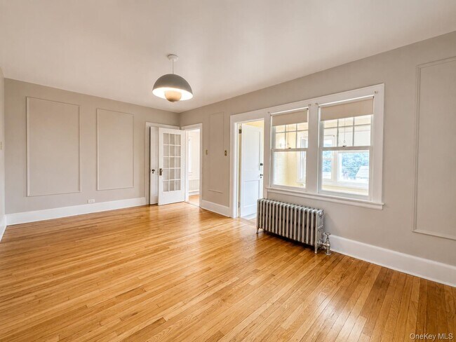 Building Photo - 42 Crestview St